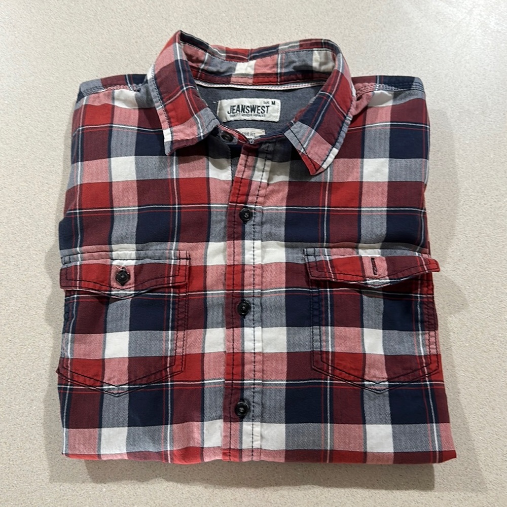 Red/Navy gingham Men’s M long sleeve button down shirt